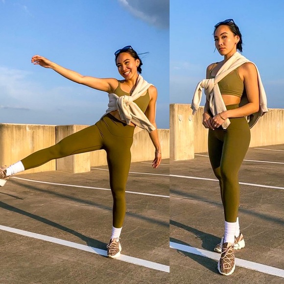 BALANCE ATHLETICA Cloud High Rise Leggings in Willow Green - Picture 3 of 9